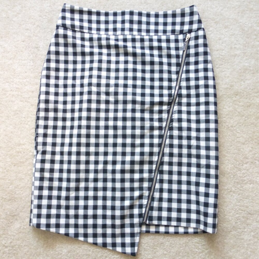 LE CHATEAU black and white gingham print skirt with faux decorative zipper